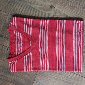 Old navy t-shirt. Size m euc